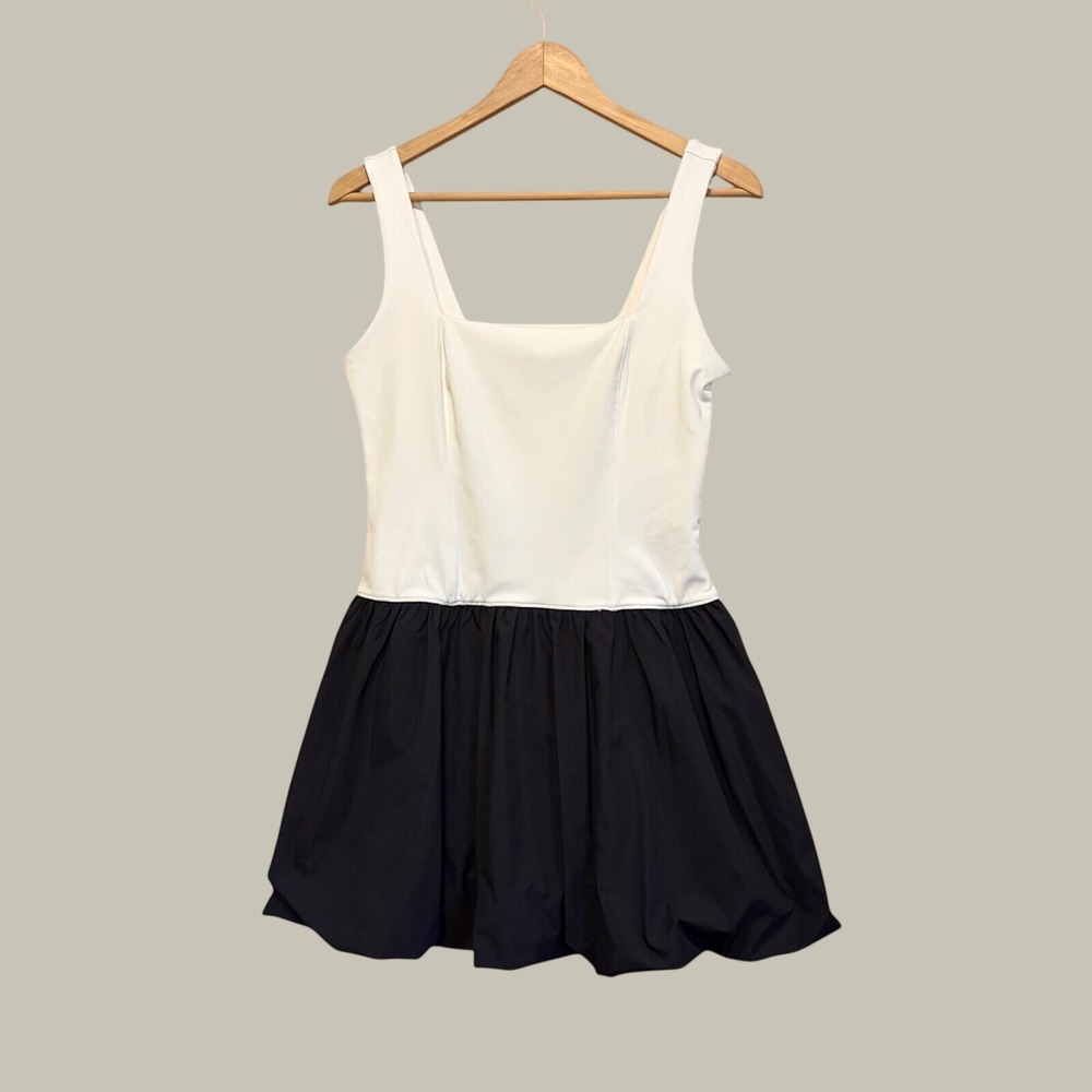 Antonio Melani Athletic Women Medium Black White Bubble Hem Sporty Chic NWT Mono